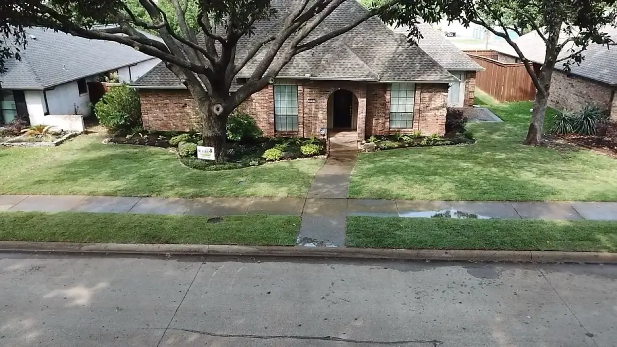 What Questions Should I Ask Before Hiring a Landscaper?